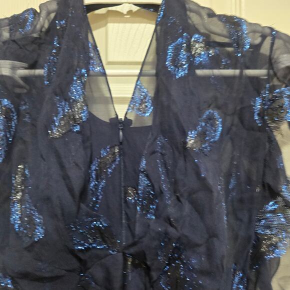 BCBGMAXAZRIA Sheila Metallic Silk Ruffle Sleeve Dress Size 0 - Picture 10 of 16